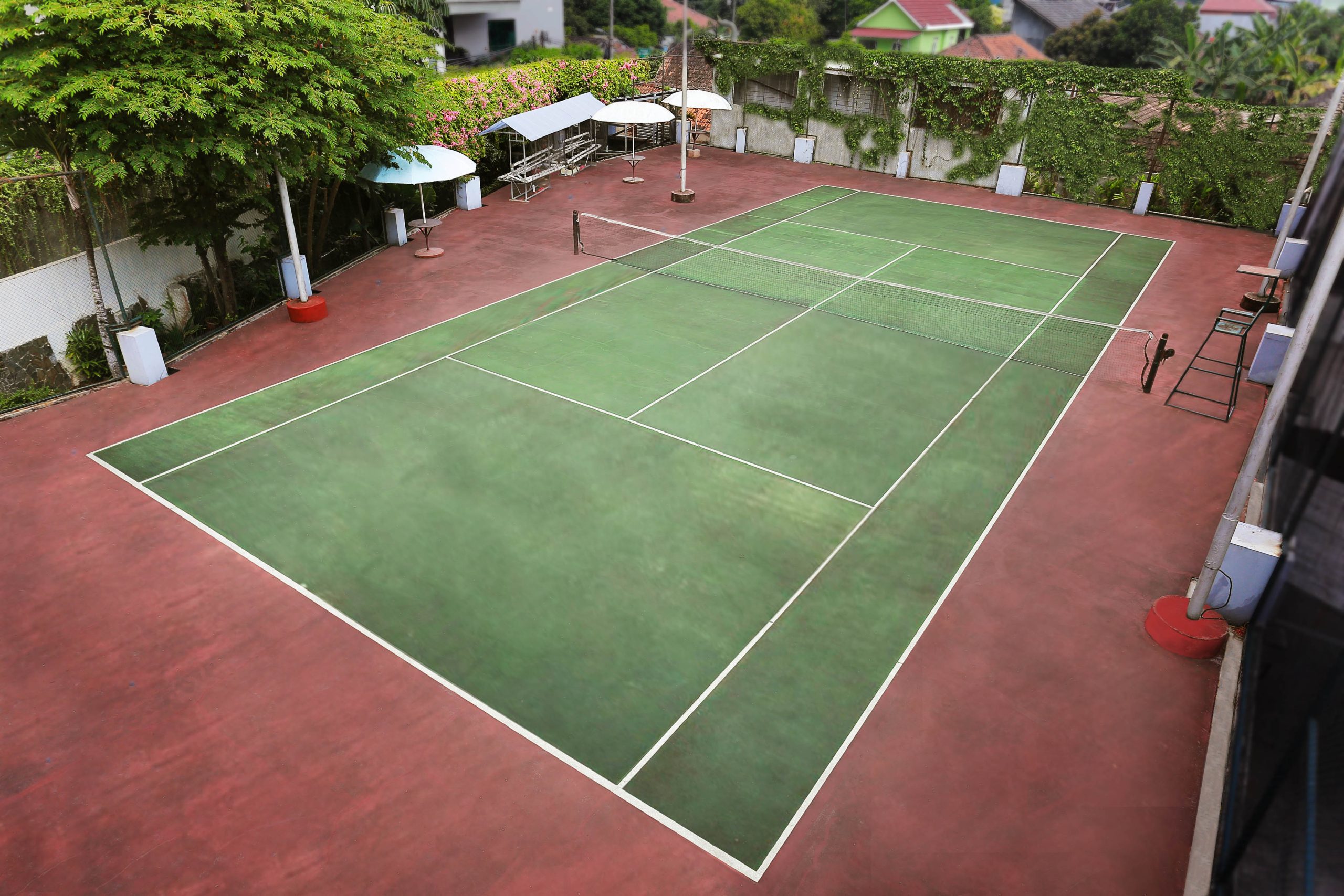 Lapangan Tenis Hotel New Saphir Yogyakarta